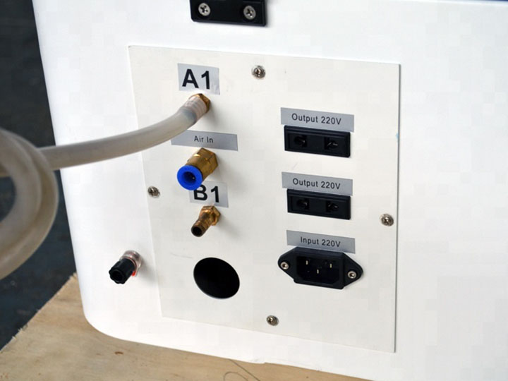 臺式激光切割機的機器后插座