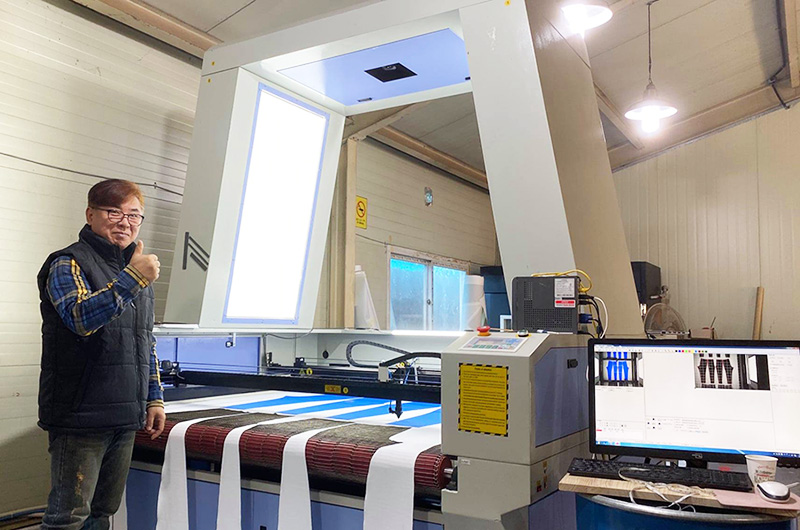 用于皮革切割項目的織物激光切割機