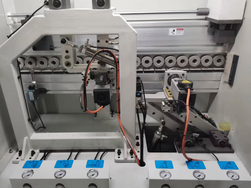 使用封邊機進(jìn)行圓角處理