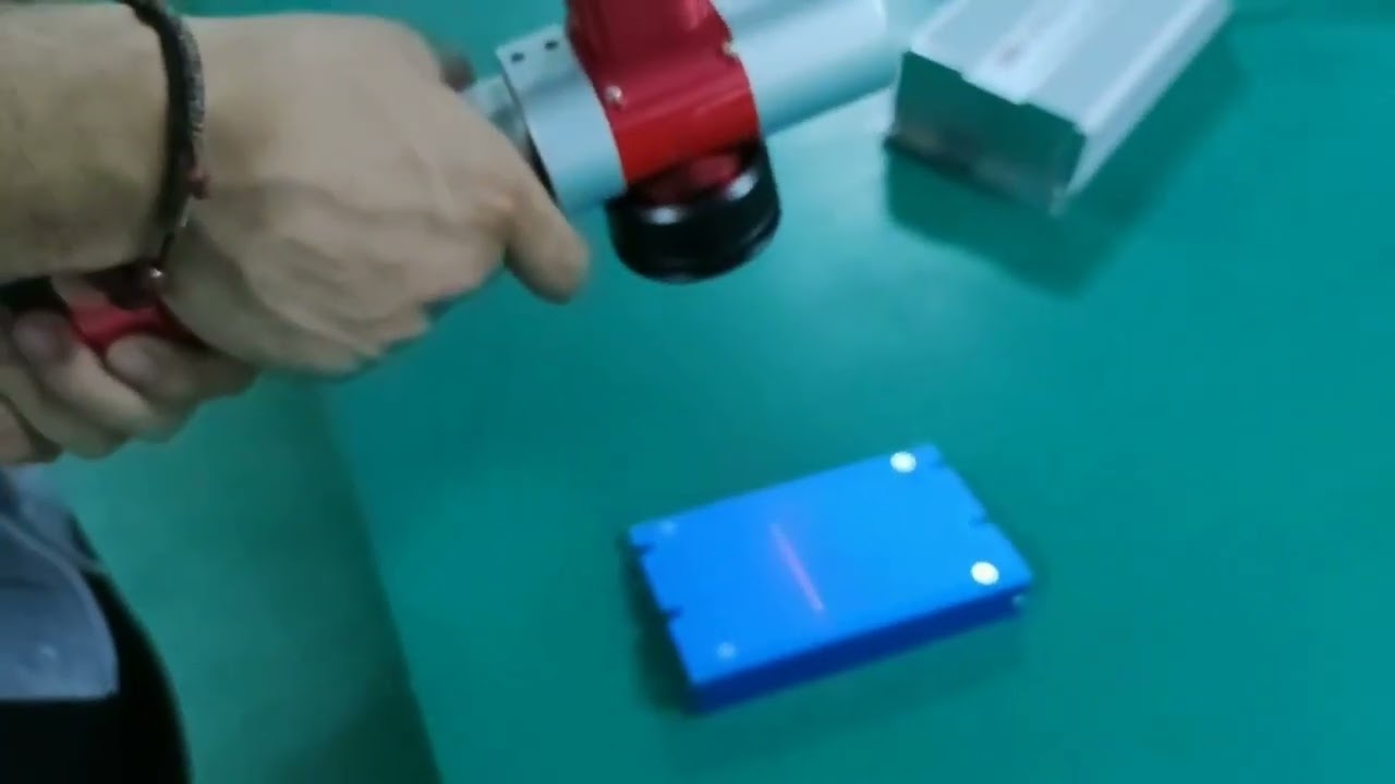 實(shí)惠價(jià)格 100W 背包式激光清洗機(jī)出售